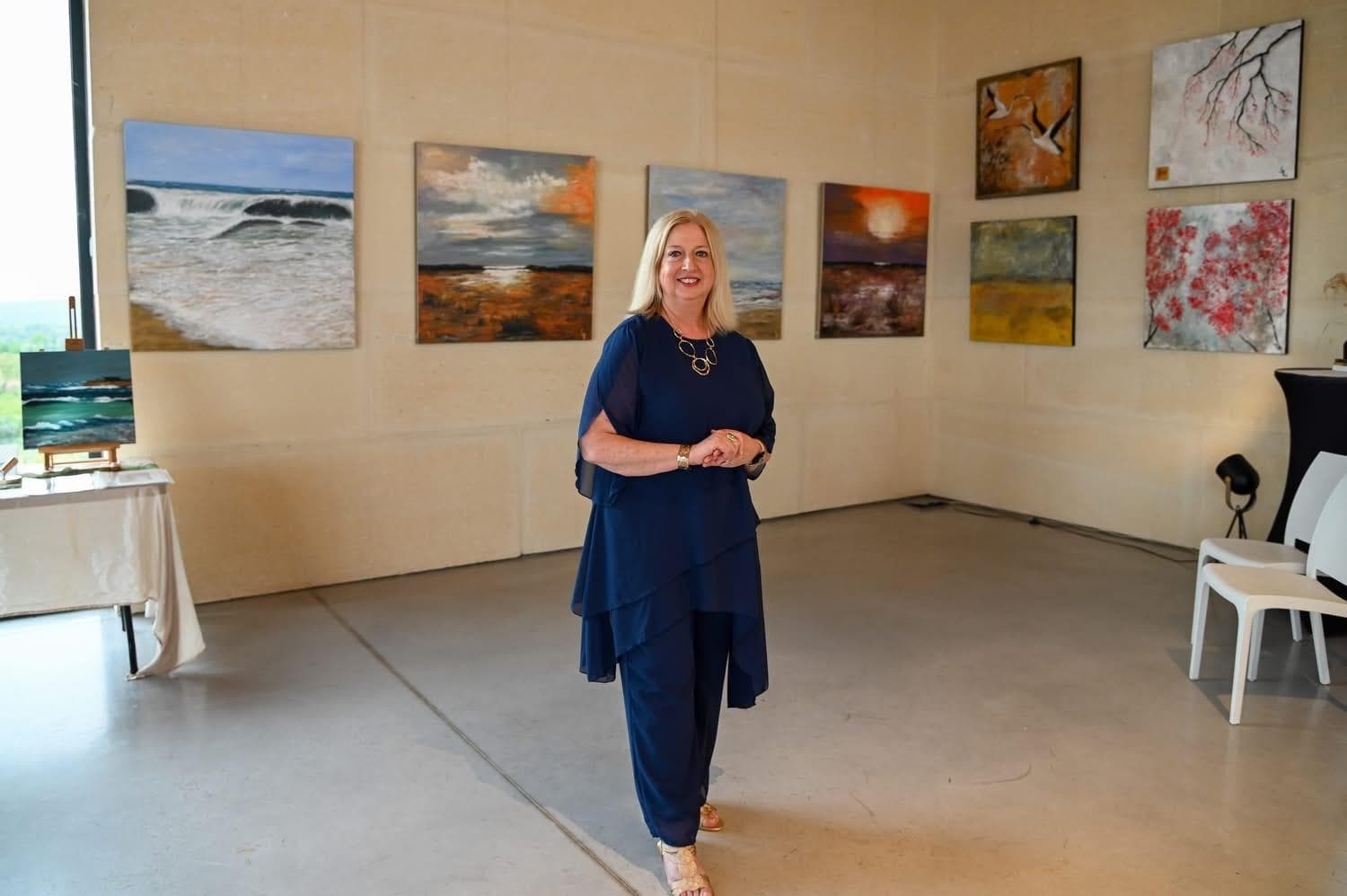 Sylvia Lanco lors d'une exposition de ses œuvres